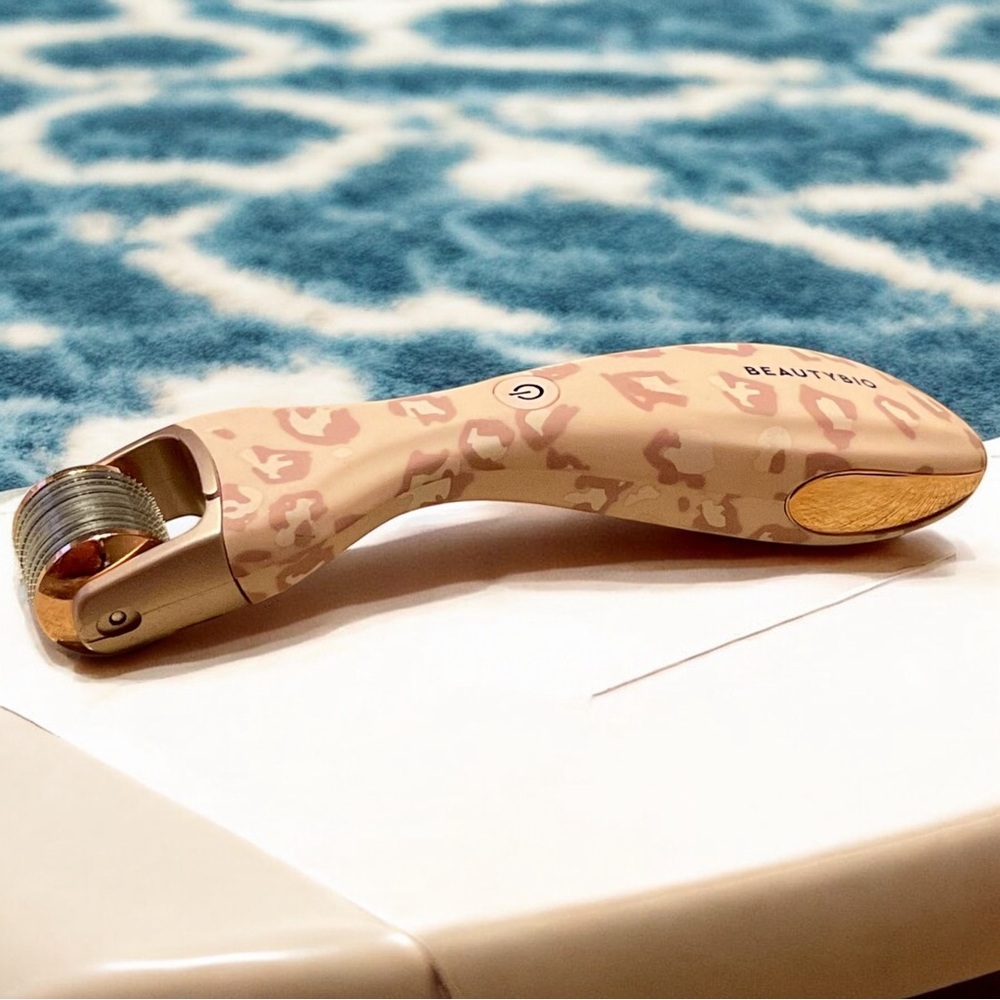 BEAUTY BIO GLoPRO at Home Microneedling Tool Rose Gold Cheetah